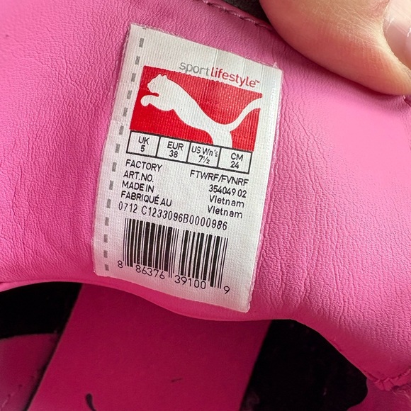 Puma Sneakers- ladies size 7.5 - Picture 4 of 4